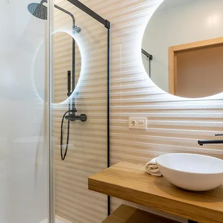 Cv Brand New 2br Triana By Covadon Street